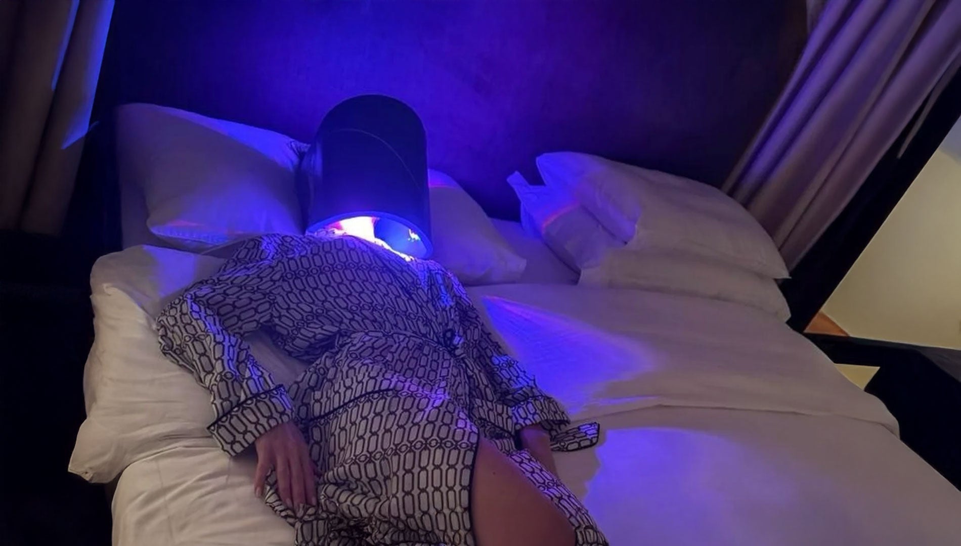 Victoria Beckham using the Celluma PRO red light therapy mode for acne and skin maintenance.