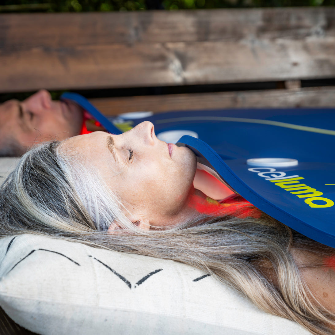 Celluma DELUX S2 full-body LED light therapy blanket. This device is FDA-cleared for body contouring, acne, wrinkles, and pain relief, featuring medical-grade LEDs and a patented flexible design for head-to-toe cellular rejuvenation.